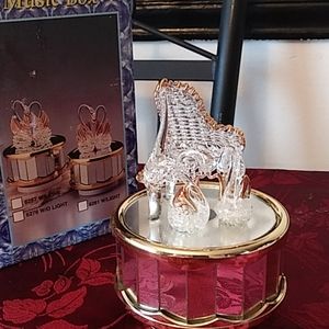 Crystal glass music box